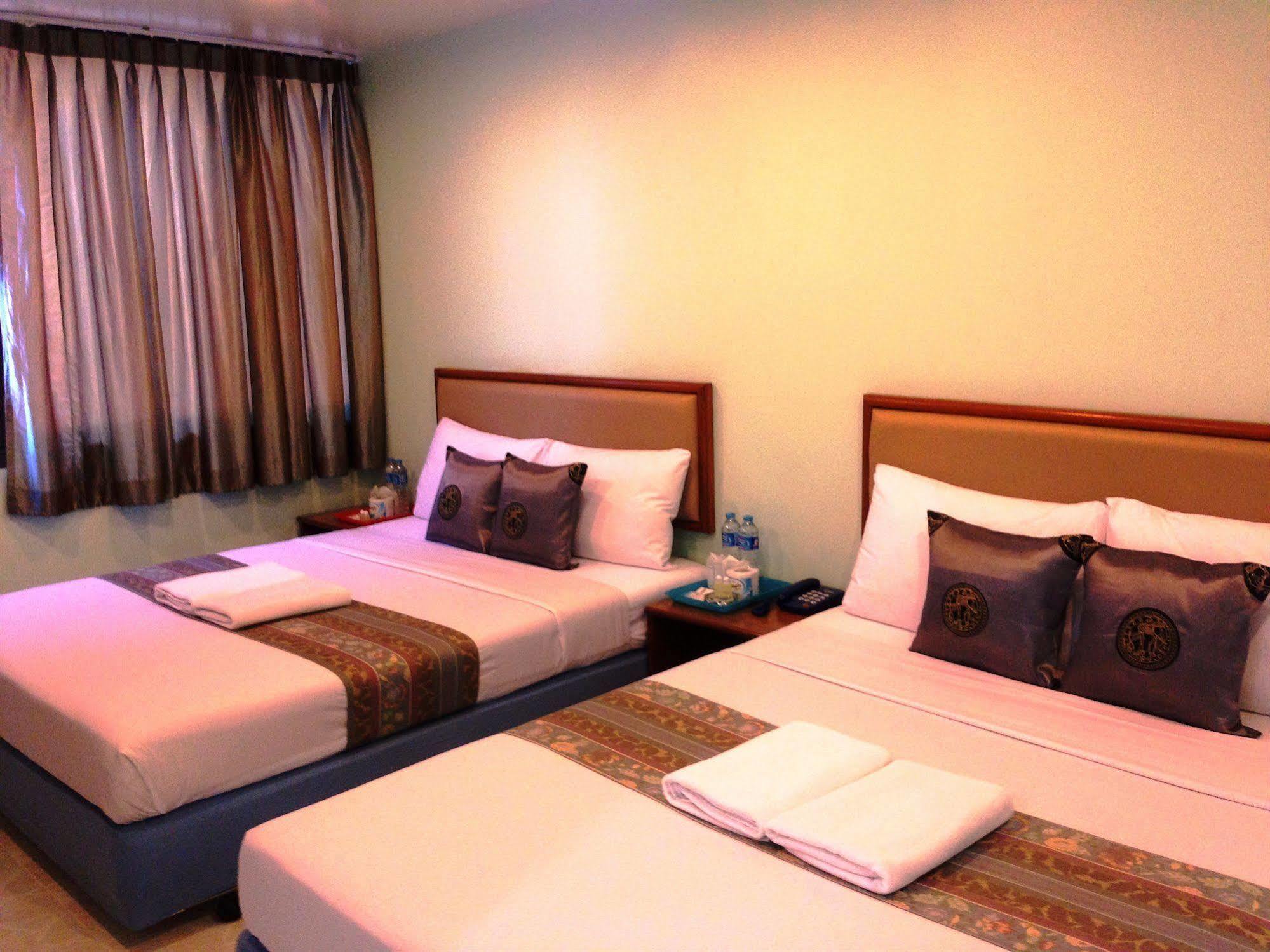 Siam Star Hotel Bangkok Buitenkant foto