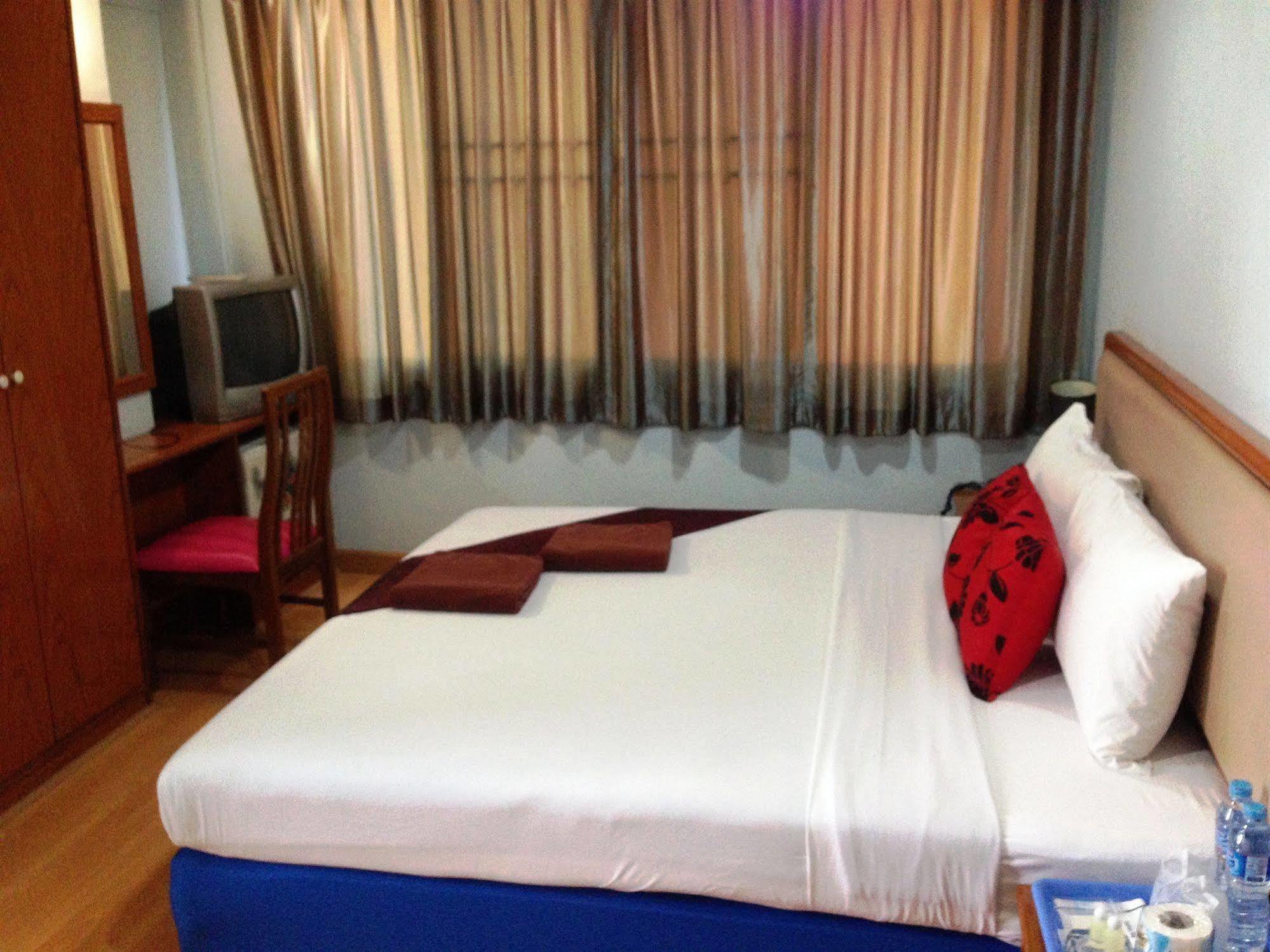 Siam Star Hotel Bangkok Buitenkant foto